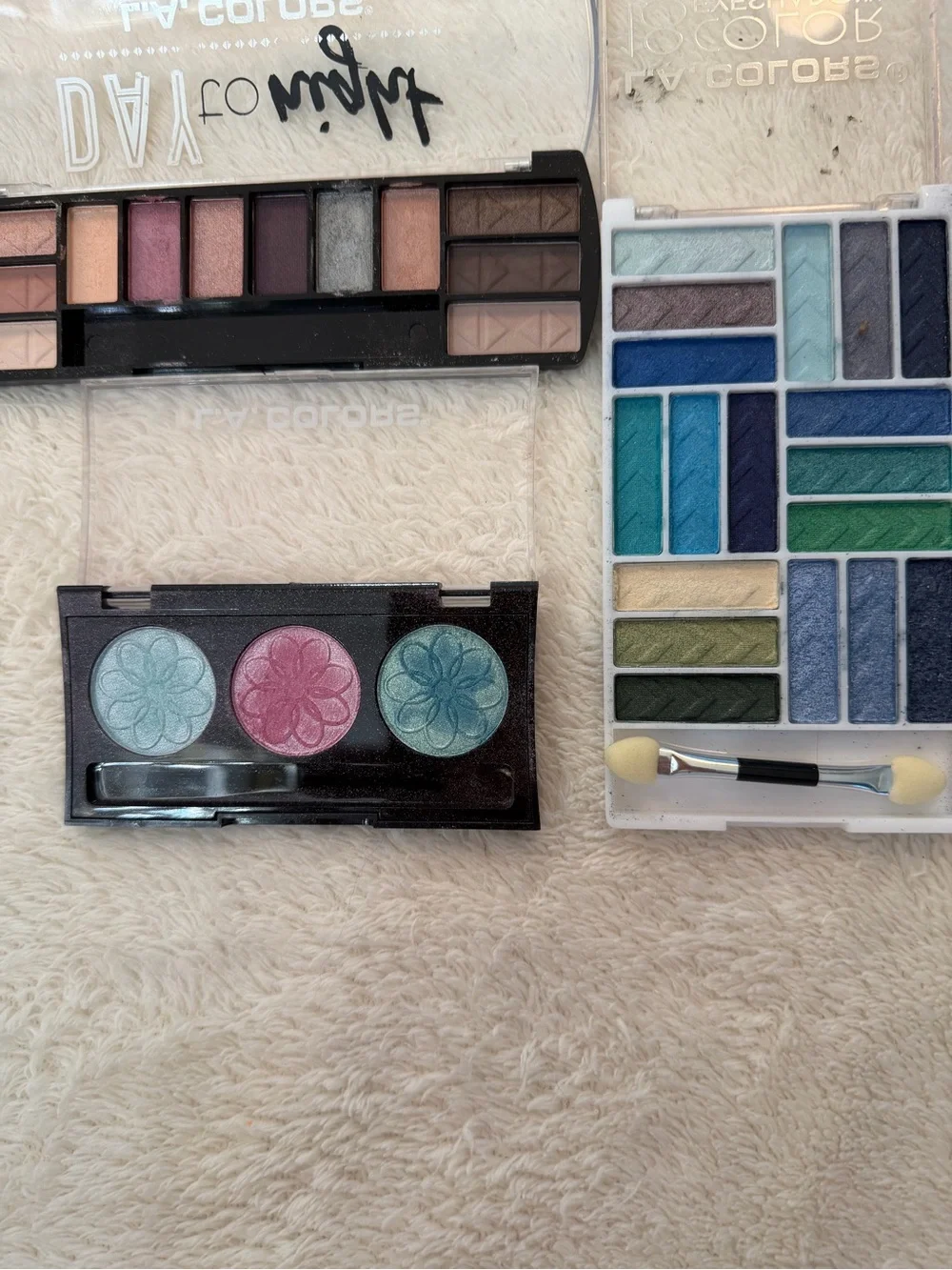 L.A. colors 3 pc eyeshadow pallet set Some new some EUC